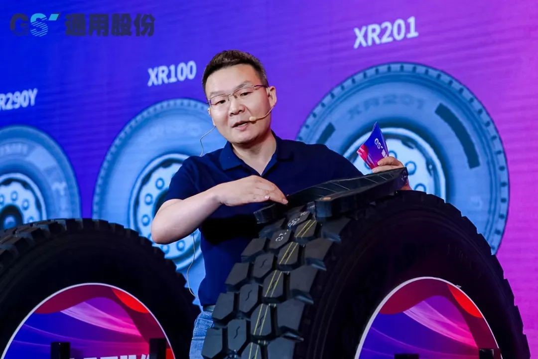 七夕營(yíng)銷(xiāo)季千人大會(huì)3